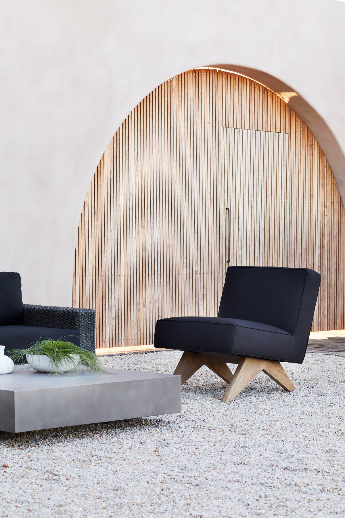 Category - Outdoor Accent & Lounge Chairs